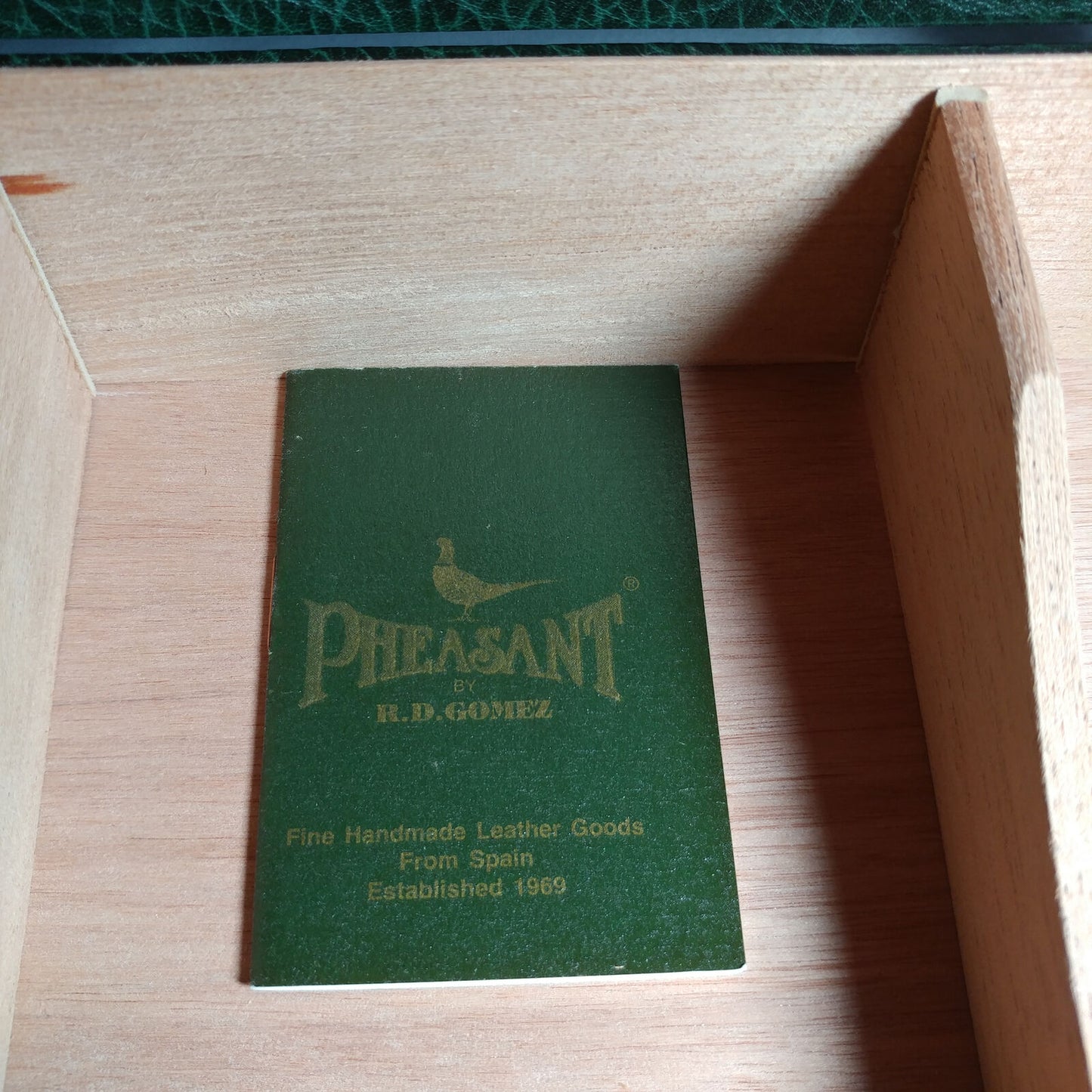 Pheasant by R.D.Gomez | Spain | Green Leather Box Case | P.N: 714-Karabu-Green