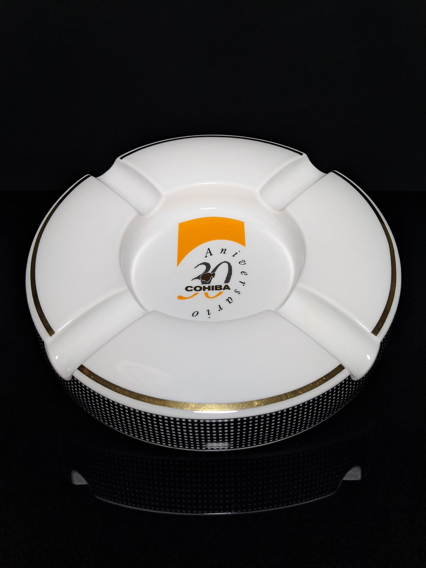 cohiba 30th anniversary special edition  ashtray