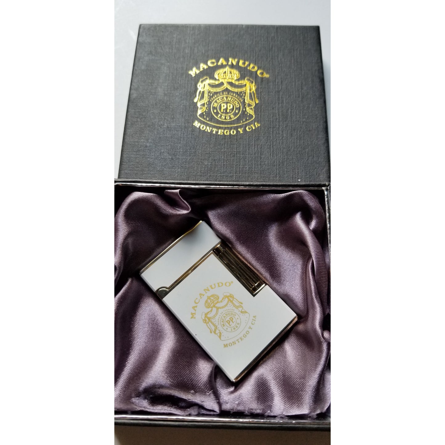 Macanudo brass pocket lighter