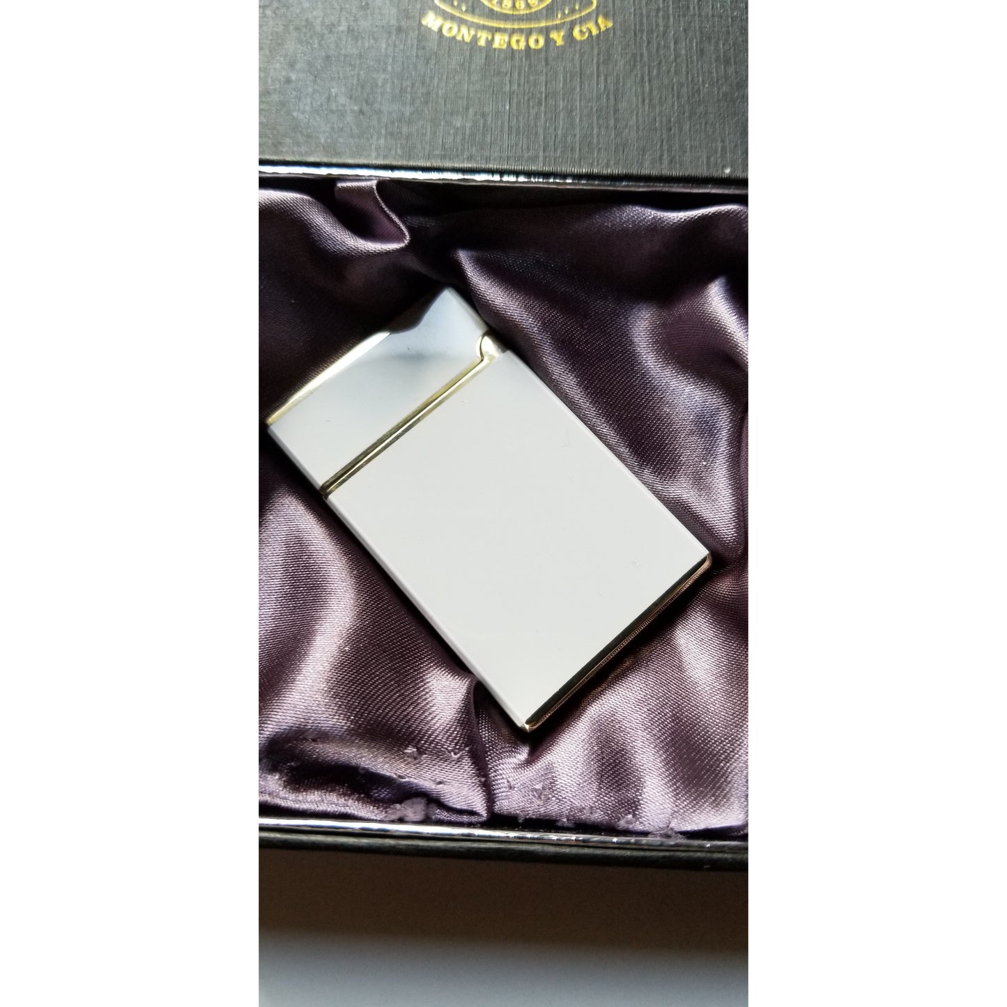 Macanudo brass pocket lighter